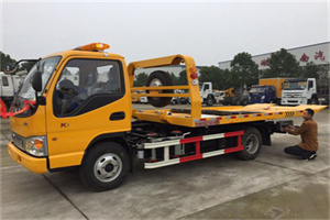 银州哪里有拖车服务